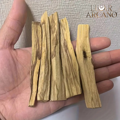 Palo Santo Natural – Limpeza Energética e Proteção Espiritual (5 Varas) | Luar Arcano