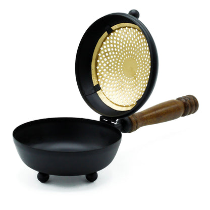 Grande incensário de ferro - detalhes dourados